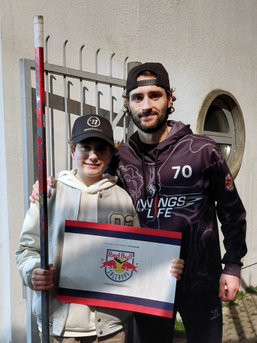 #icehockey #hockey #hockeylife #hockeyplayer #hockeygame #goalie #eishockey #ice #hockeylove #hockeygoalie #puck #schrabmayr #nissner #ecredbullsalzburg